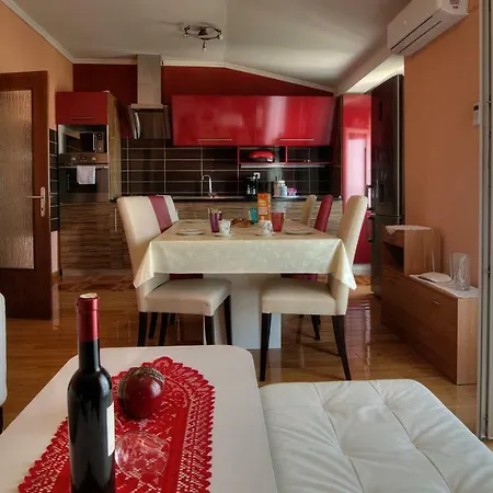 Apartment Iva *